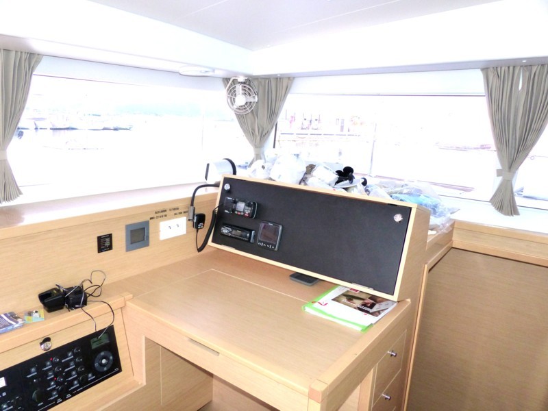 Lagoon 400 S 2 -22.jpg